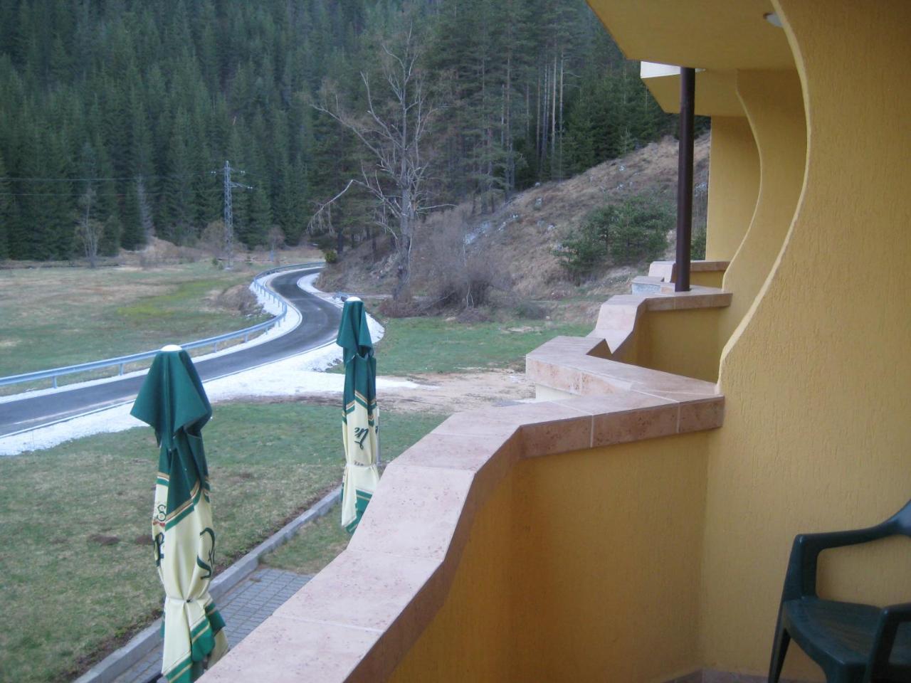Hotel Restaurant Popini Laki Ягодина Экстерьер фото